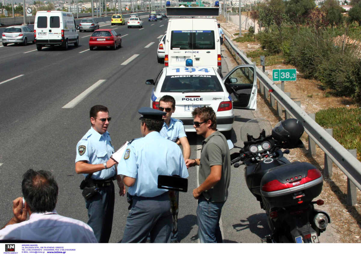 Σοβαρό τροχαίο στην Αττική Οδό: Τραυματίστηκε σοβαρά οδηγός μηχανής – Μεγάλες καθυστερήσεις