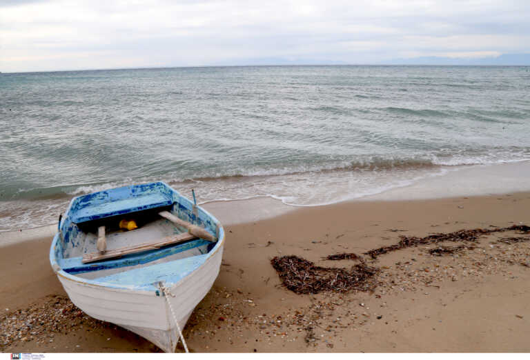 Περιπέτεια για δυο τουρίστες στο Αιγαίο: Βγήκαν βόλτα με βάρκα στην Κίμωλο και βρέθηκαν στη Μήλο