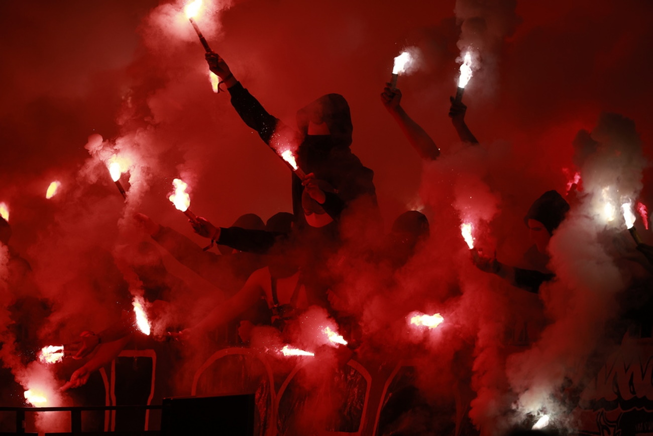 epa10599122 Toulouse FC fans cheer their team during the Coupe de France final soccer match between FC Nantes and Toulouse FC, in Saint-Denis, France, 29 April 2023.  EPA