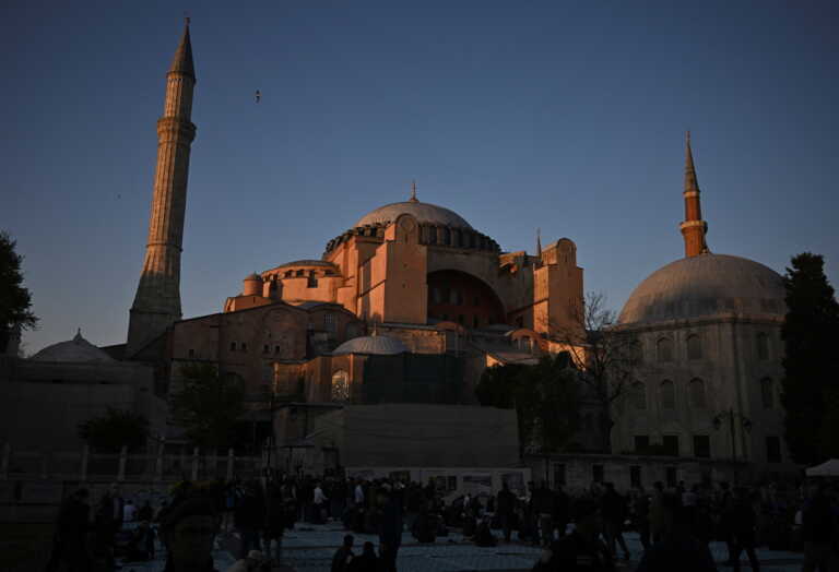 Τούρκος ιστορικός ζητάει να μπει «λουκέτο» στην Αγιά Σοφιά, διότι υπάρχει κίνδυνος κατάρρευσης