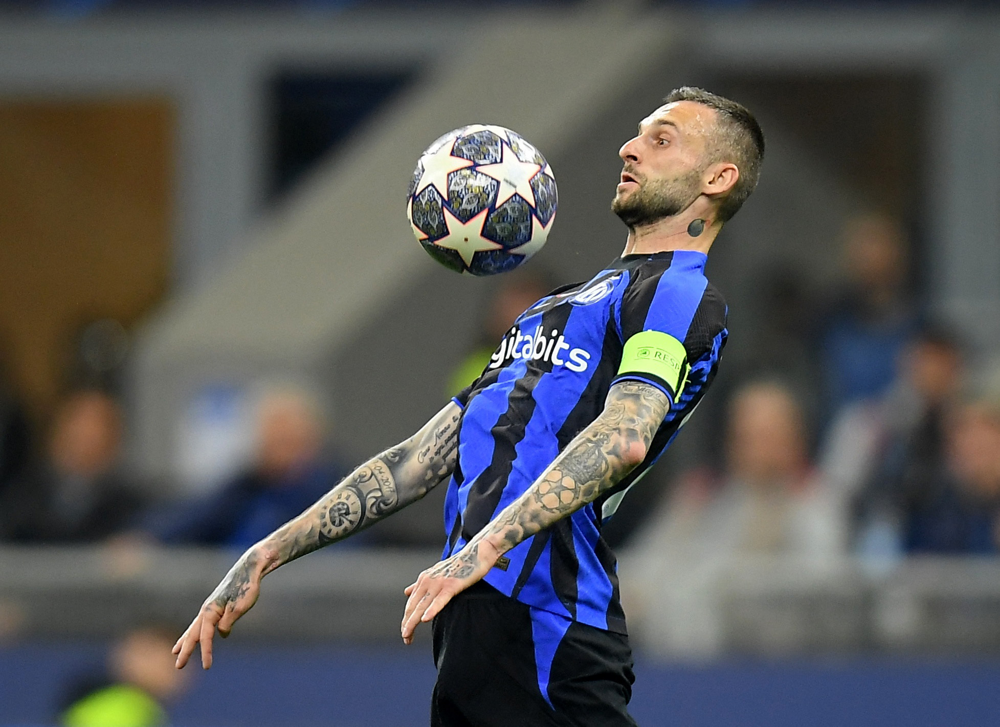 Soccer Football - Champions League - Quarter Final - Second Leg - Inter Milan v Benfica - San Siro, Milan, Italy - April 19, 2023 Inter Milan's Marcelo Brozovic in action REUTERS