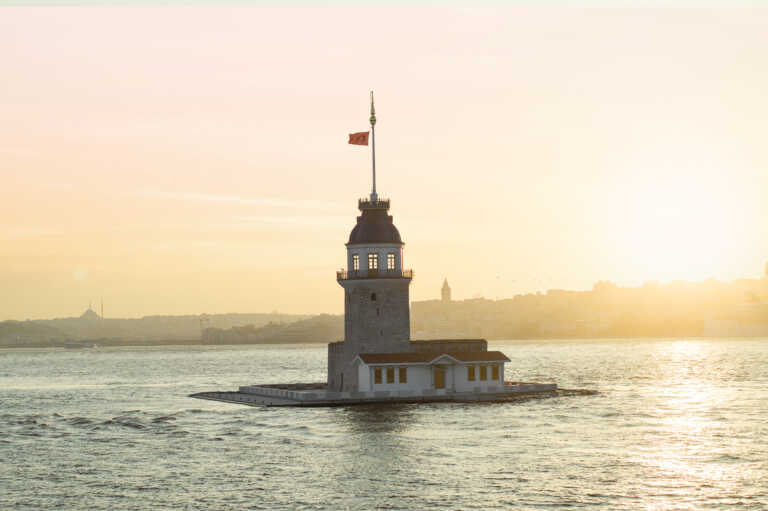 Ο θρυλικός Πύργος της Κόρης, στην Κωνσταντινούπολη άνοιξε ξανά: Η ιστορία και οι μύθοι του
