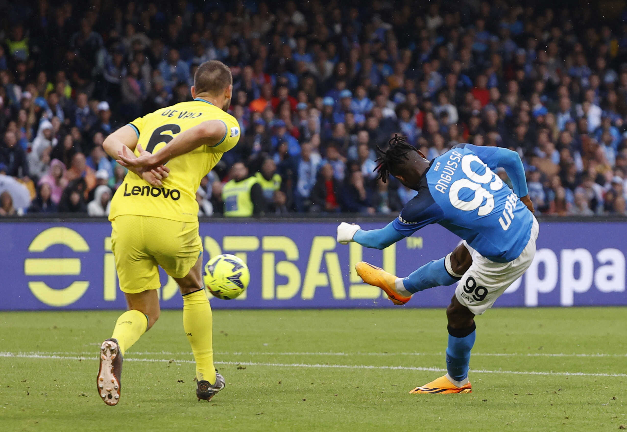 Soccer Football - Serie A - Napoli v Inter Milan - Stadio Diego Armando Maradona, Naples, Italy - May 21, 2023 Napoli's Andre-Frank Zambo Anguissa scores their first goal REUTERS