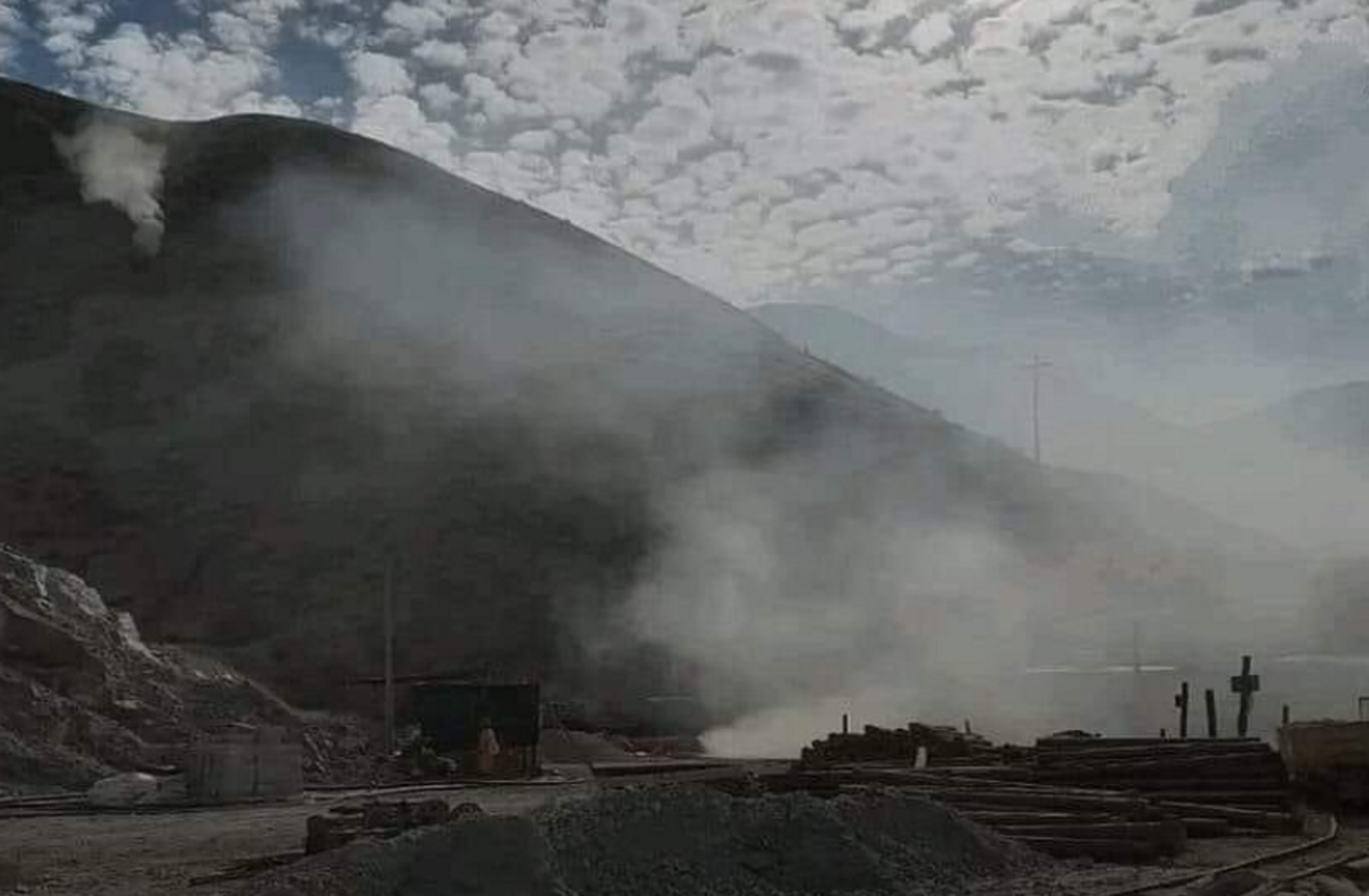 Περού: 27 νεκροί εργάτες από φωτιά σε ορυχείο χρυσού – Βίντεο από τον τόπο τραγωδίας