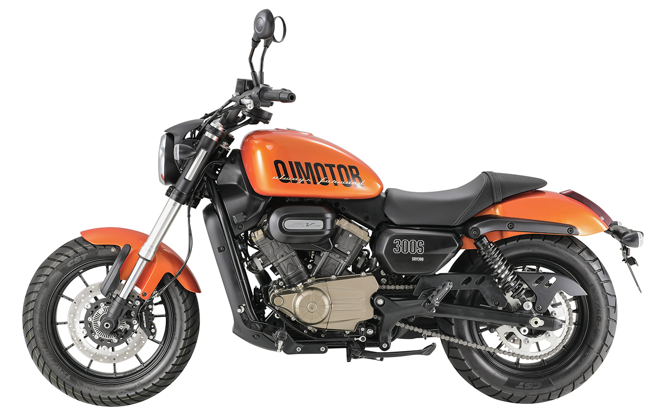 QJMOTOR SRV 300: Αυθεντική παράδοση, σύγχρονη προσωπικότητα