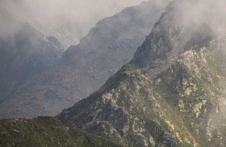 Εκκενώνεται χωριό στους πρόποδες των ελβετικών Άλπεων επειδή καταρρέει βουνό που το σκεπάζει