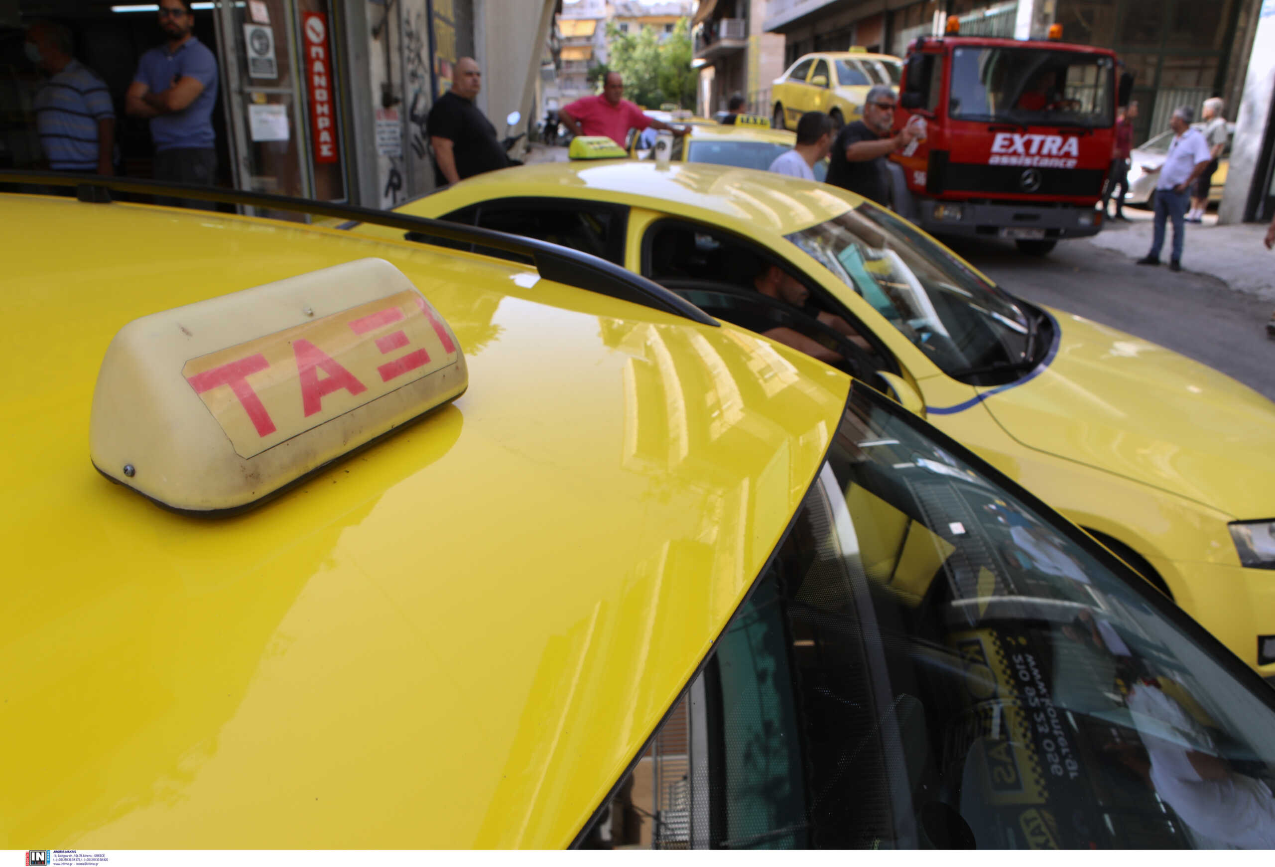 Χαϊδάρι: Θρίλερ με οδηγό ταξί που εντοπίστηκε νεκρός μέσα στο όχημά του