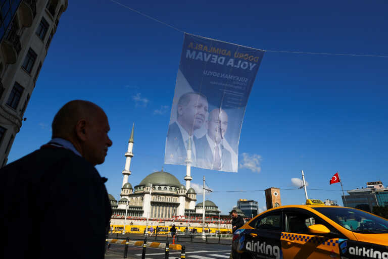 Εκλογές στην Τουρκία: Με προσευχή στην Αγιά Σοφιά ολοκληρώνει την εκστρατεία του ο Ερντογάν