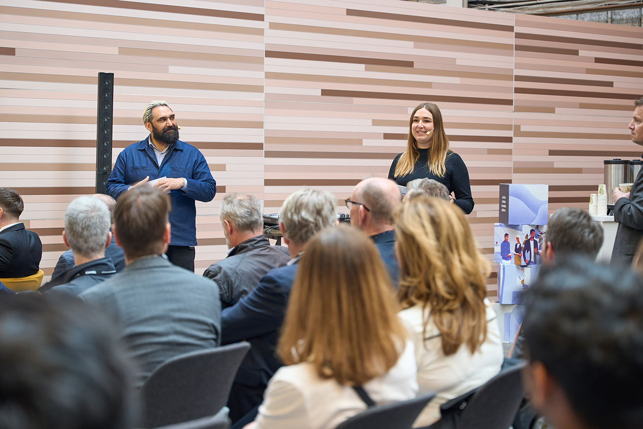 Volvo Cars partners up with the technology investor and innovation platform driver Plug and Play