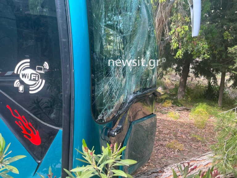 Έτσι έγινε το τροχαίο με σχολικό λεωφορείο στην Αίγινα - Στο χειρουργείο η μία από τις τραυματισμένες μαθήτριες