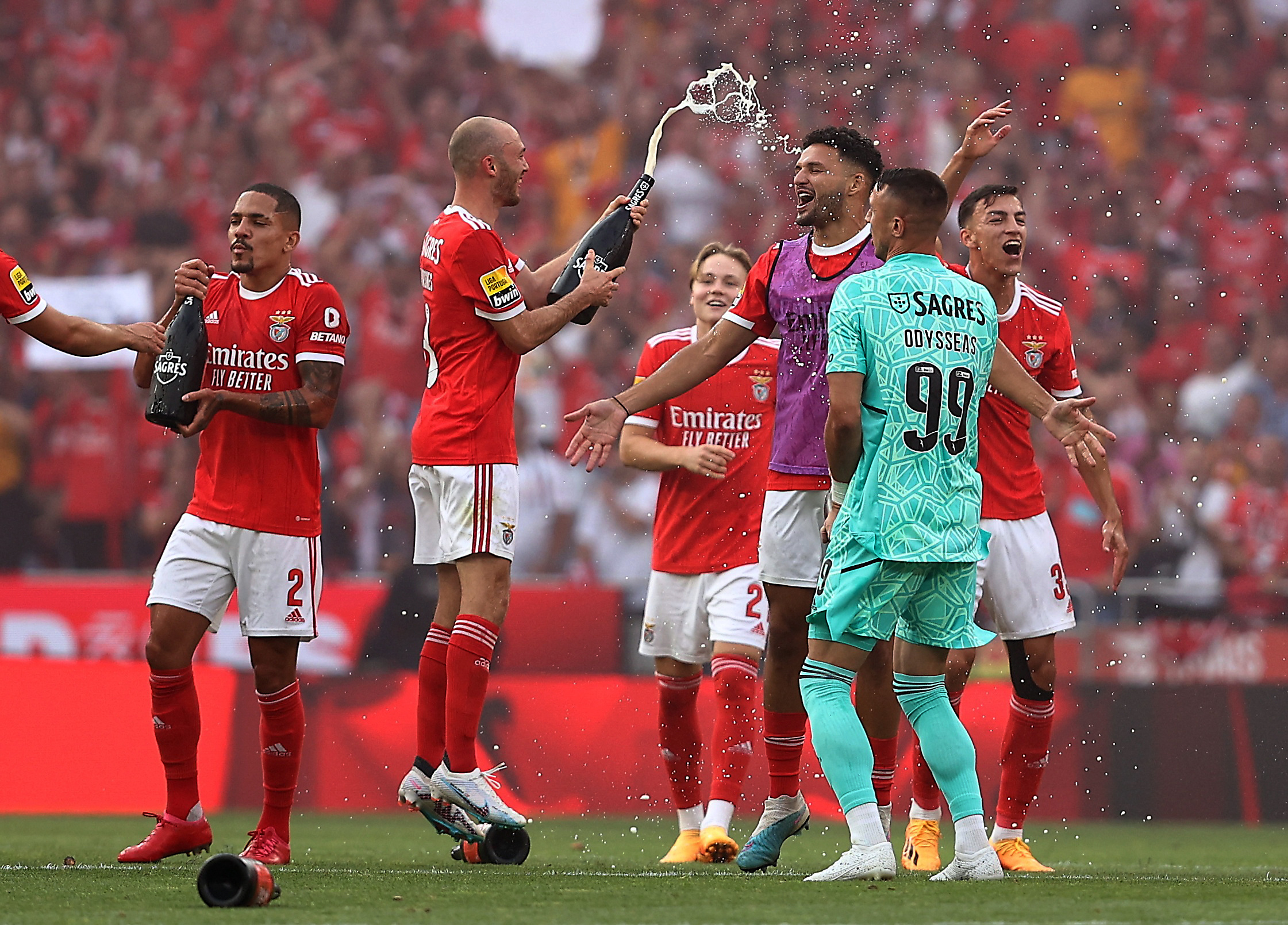 Soccer Football - Primeira Liga - Benfica v Santa Clara - Estadio da Luz, Lisbon, Portugal - May 27, 2023  Benfica's Odisseas Vlachodimos with teammates celebrate after winning the Primeira Liga REUTERS