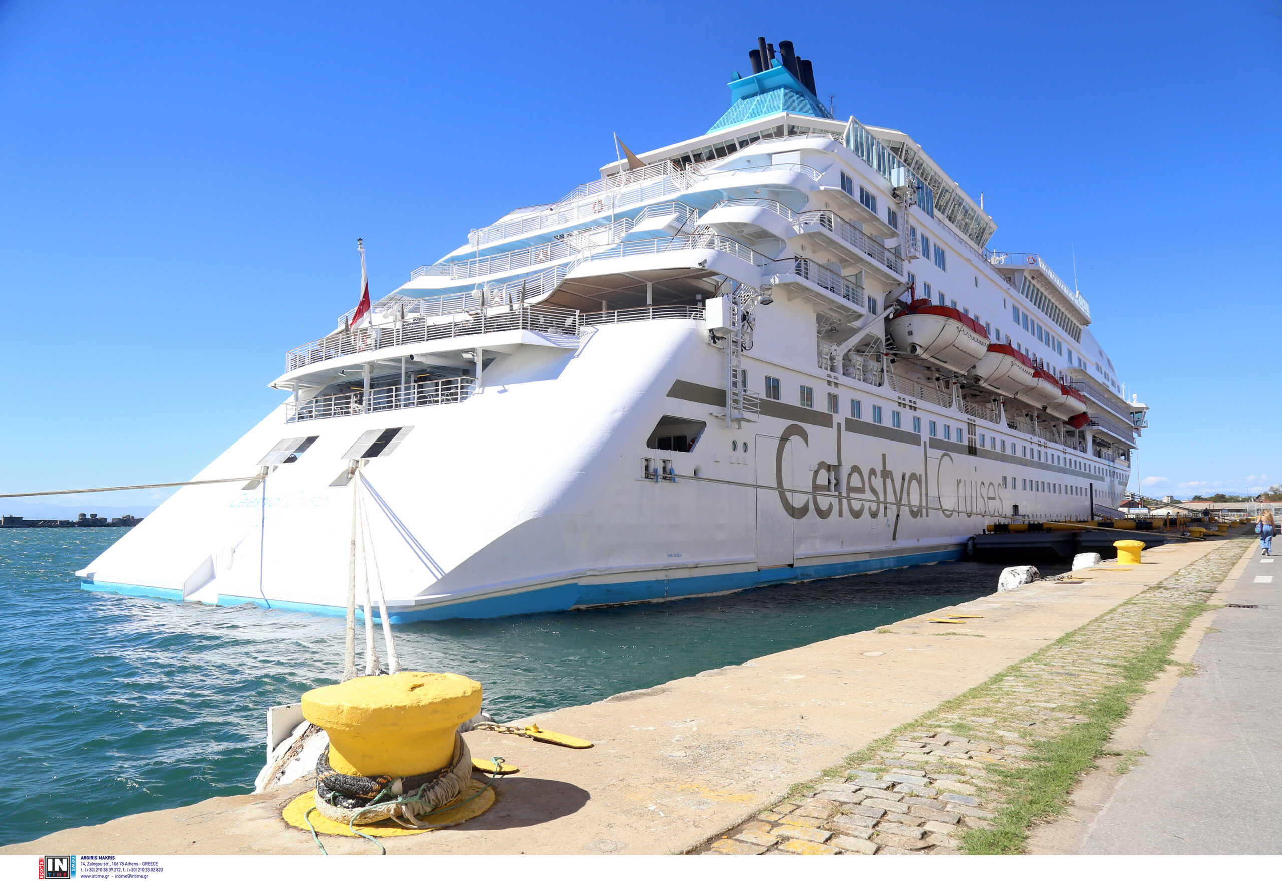 Θεσσαλονίκη: Έδεσε στο λιμάνι το κρουαζιερόπλοιο «Celestyal Crystal» – Δείτε το εσωτερικό του