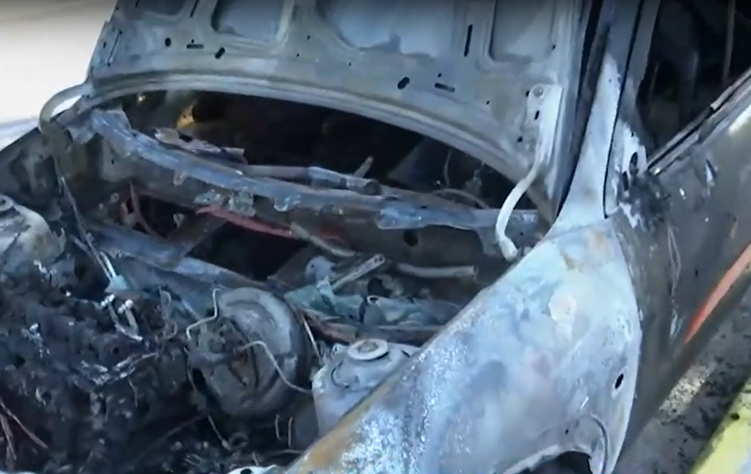 Εμπρησμός σε αντιπροσωπεία αυτοκινήτων στο Γαλάτσι – Η φωτιά κατέστρεψε 2 οχήματα