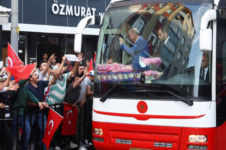 Οι δημοσκοπήσεις «δίνουν» νικητή Ερντογάν στις τουρκικές εκλογές και οι επενδυτές ανησυχούν