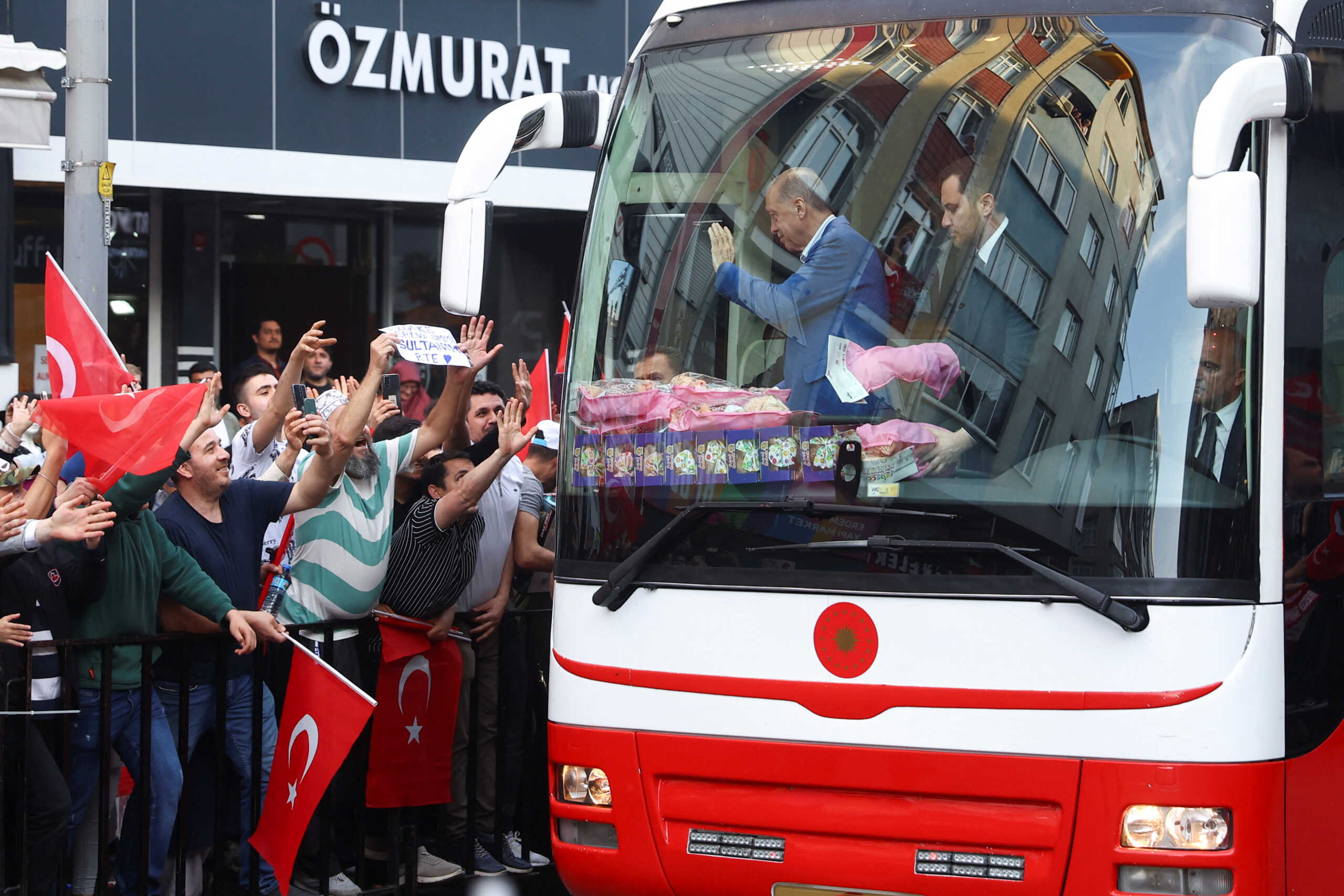 Εκλογές στην Τουρκία: Οι δημοσκοπήσεις «δίνουν» νικητή Ερντογάν και οι επενδυτές ανησυχούν