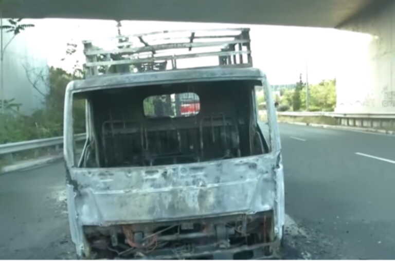 Φωτιά σε φορτηγό στη Λεωφόρο Κύμης – Καταστράφηκε ολοσχερώς