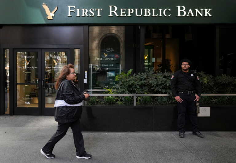 Κατέρρευσε η τράπεζα First Republic Bank των ΗΠΑ - Στην JPMorgan οι καταθέσεις