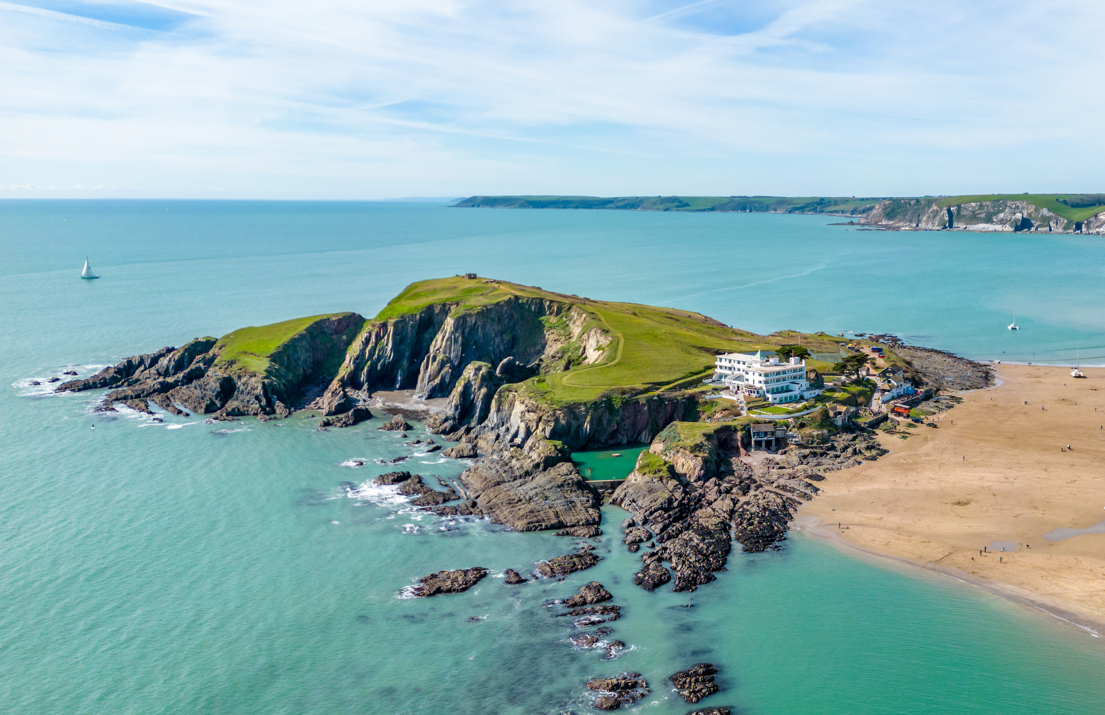 Bigbury-on-Sea, UK. 7 April 2023. View over Burgh Island in Devon