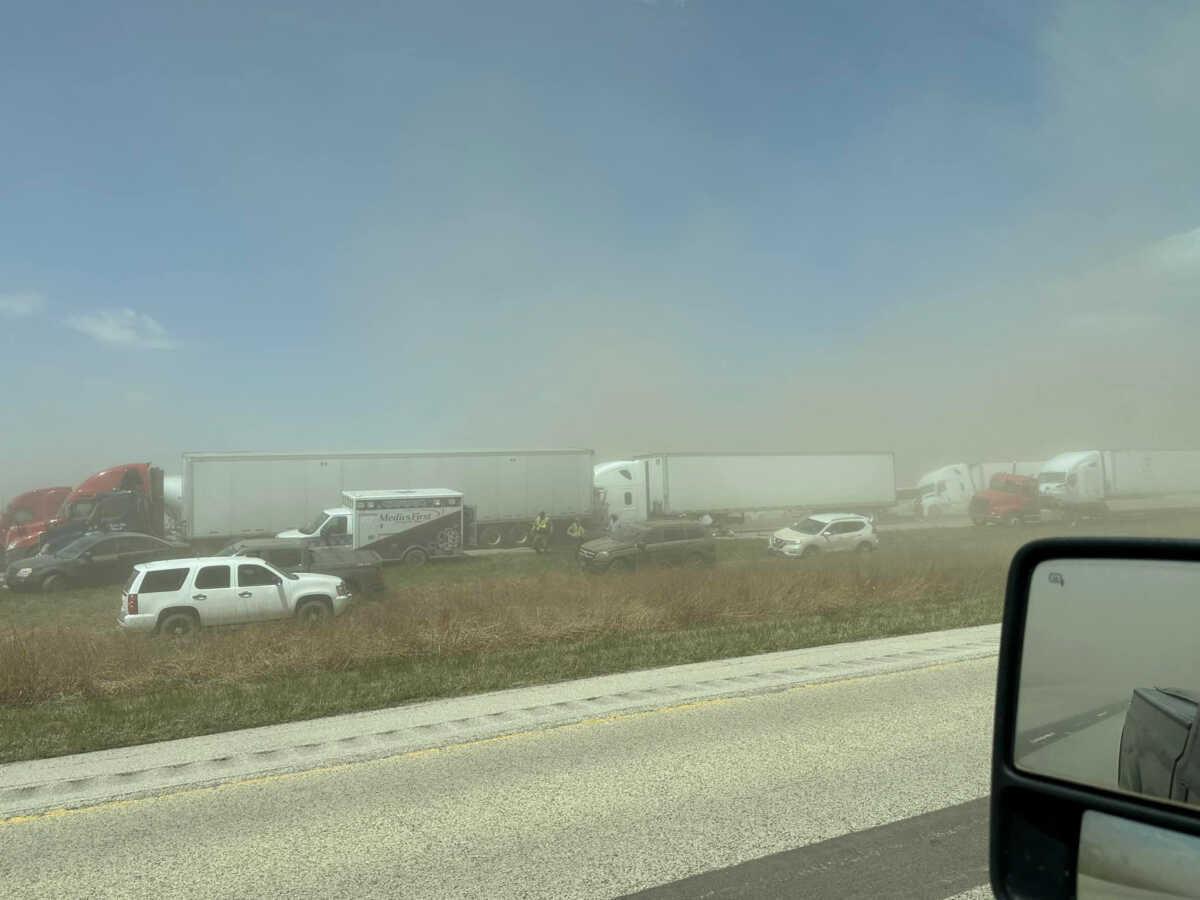 A view of vehicles in a dust storm, which cut visibility to near zero and triggered a series of chain-reaction crashes involving dozens of vehicles, on a highway in Springfield, Illinois, U.S. May 1, 2023 in this picture obtained from social media.  Thomas DeVore via TMX