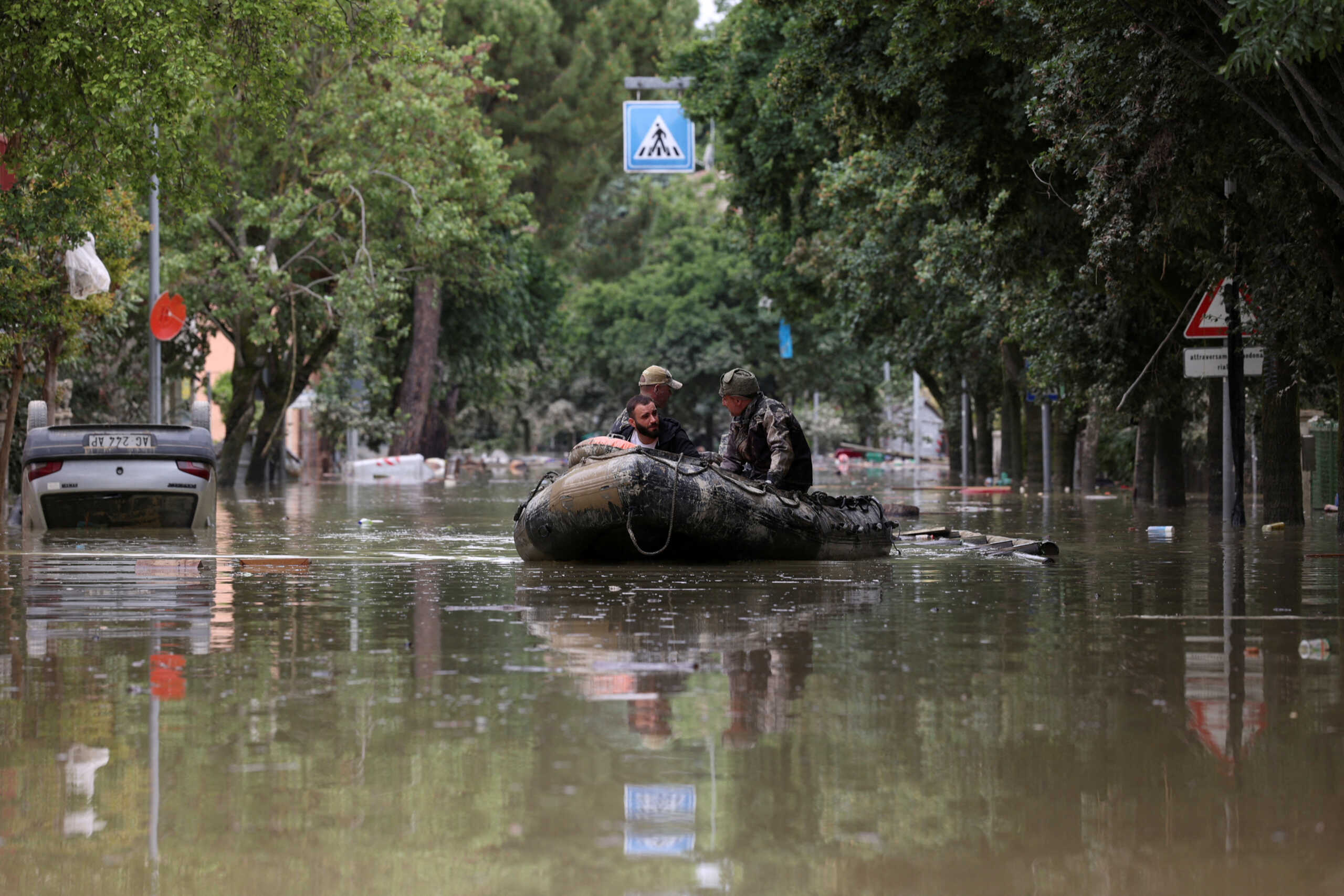 Ιταλία: 14 νεκροί από τις πλημμύρες, πάνω από 20.000 οι άστεγοι