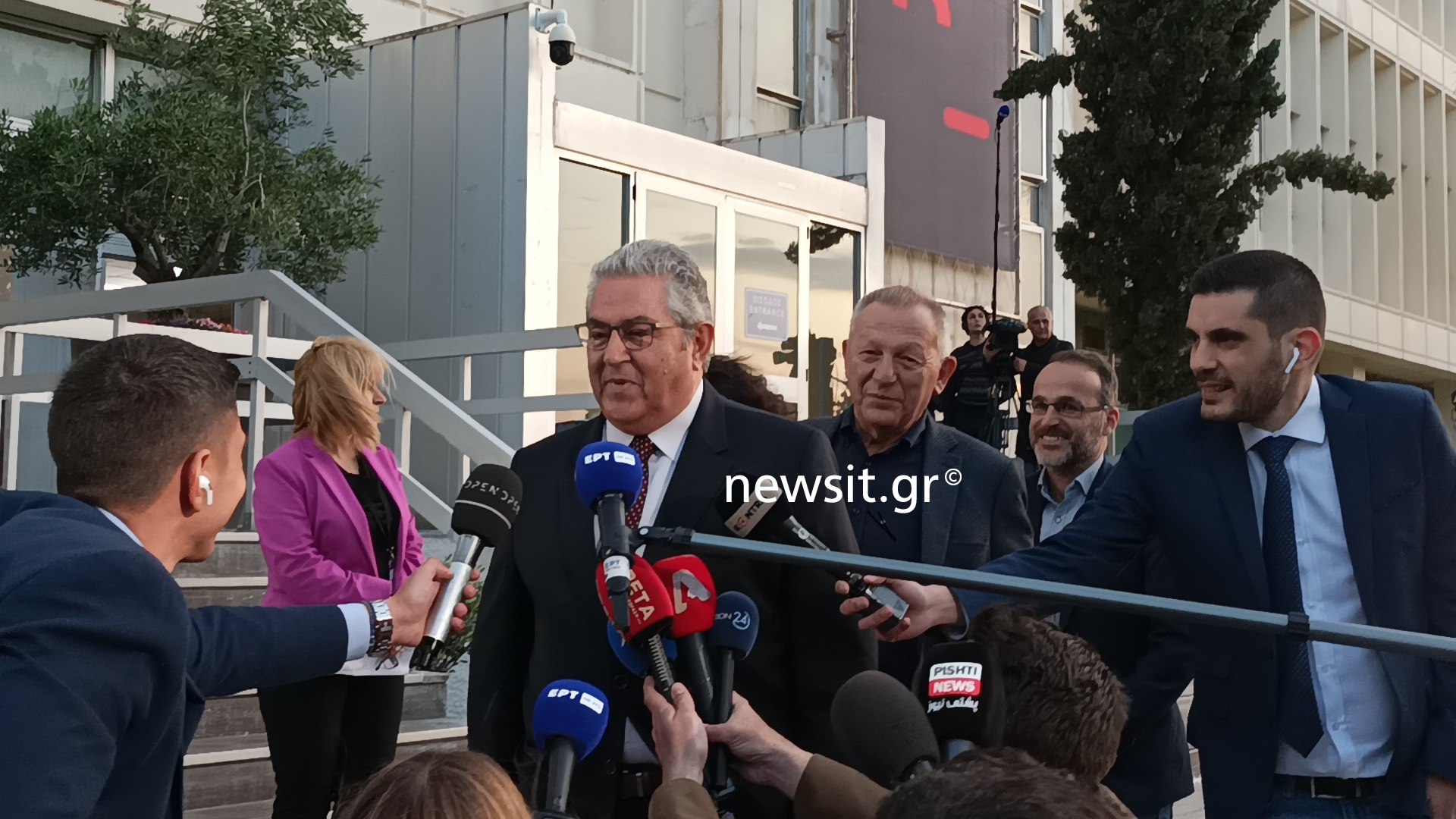 Debate – Δημήτρης Κουτσούμπας: Ο λόγος που φόρεσε γραβάτα