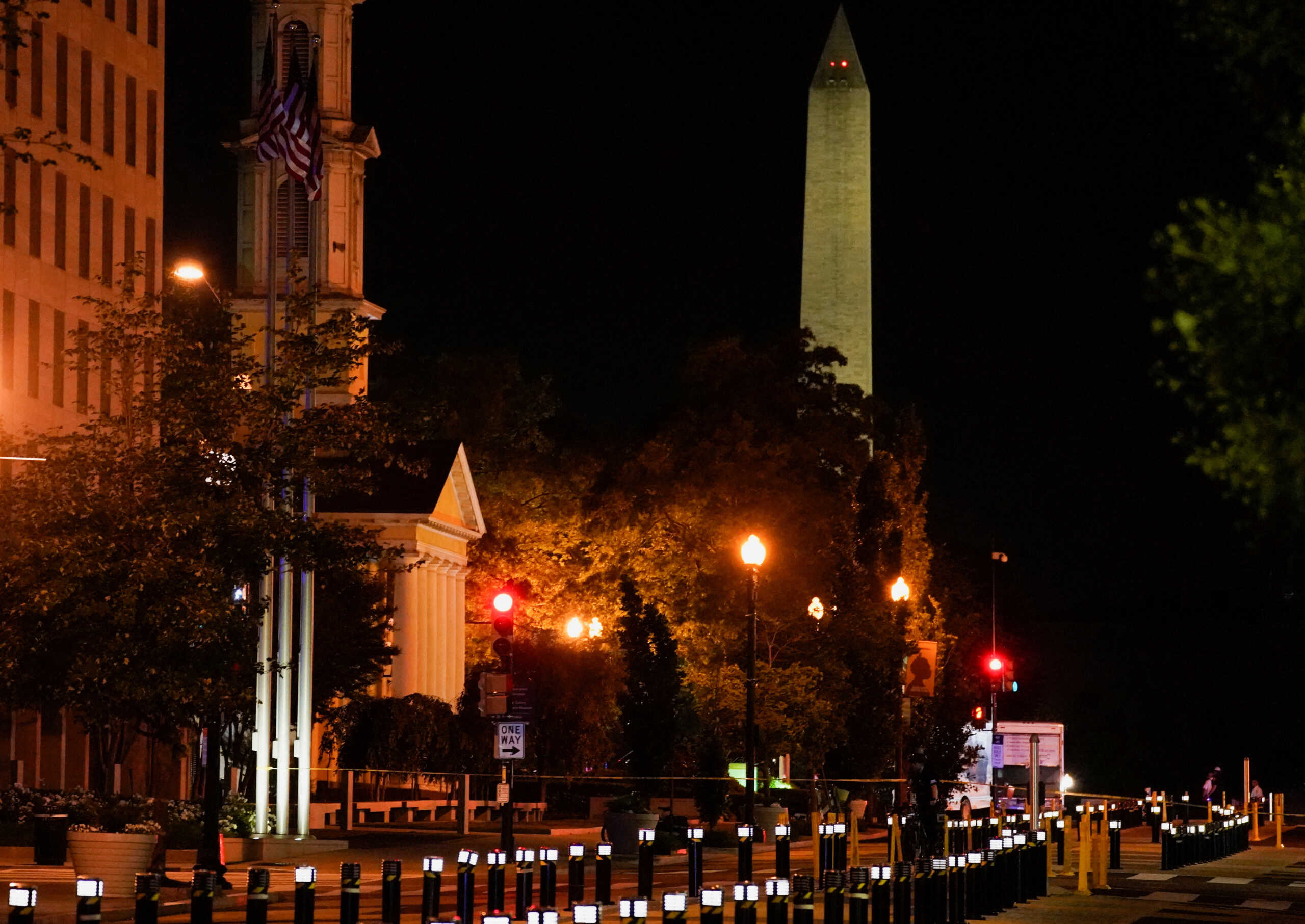 The U.S. Secret Service and other law enforcement agencies investigate a rented box truck that crashed into security barriers at Lafayette Park across from the White House in Washington, U.S. May 22, 2023.   REUTERS