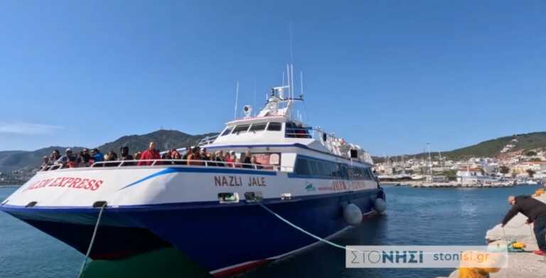 Δεν έπεφτε καρφίτσα στα πλοία που έφταναν στη Μυτιλήνη από Τουρκία - Δείτε βίντεο με τις μαζικές αφίξεις