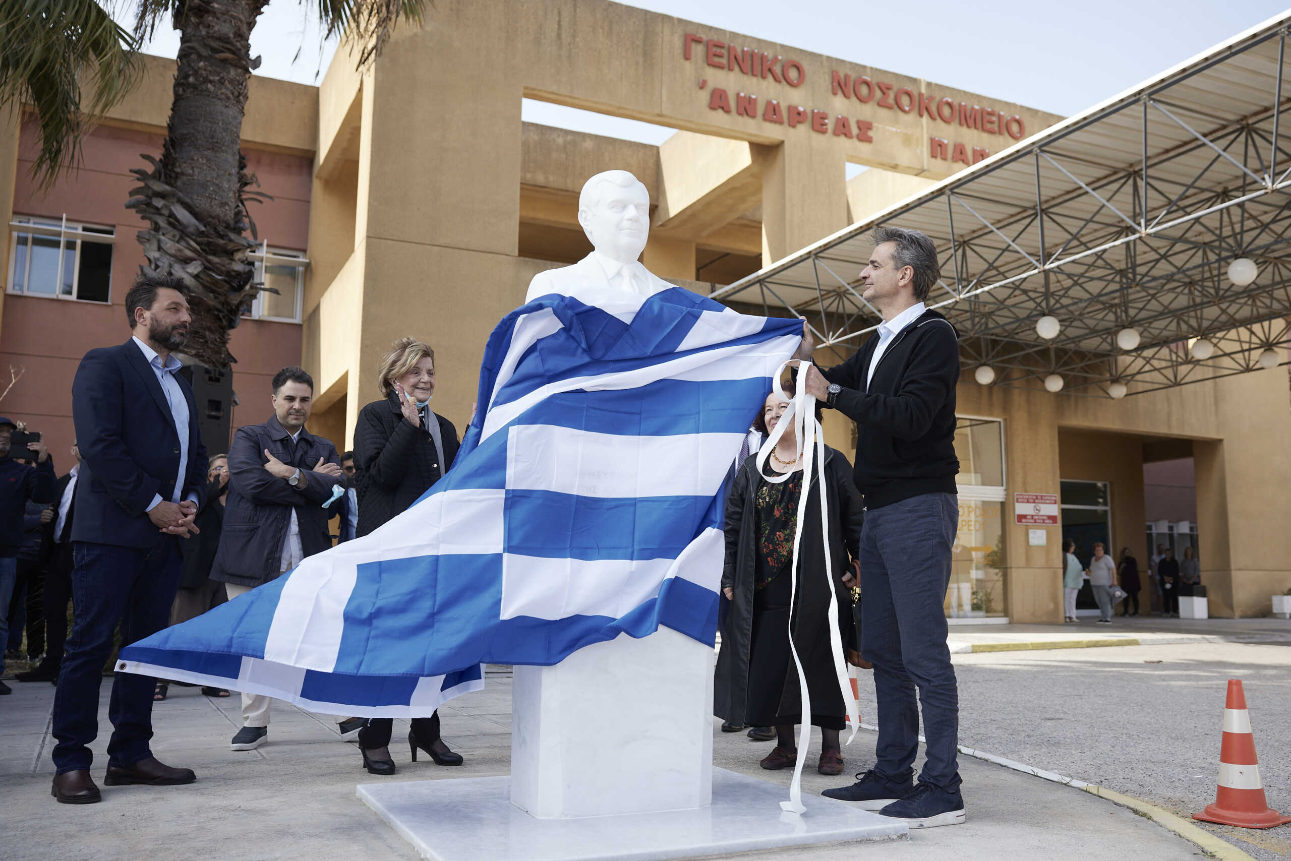 Εκλογές 2023 – Κυριάκος Μητσοτάκης: Στα αποκαλυπτήρια της προτομής του Δημήτρη Κρεμαστινού στη Ρόδο