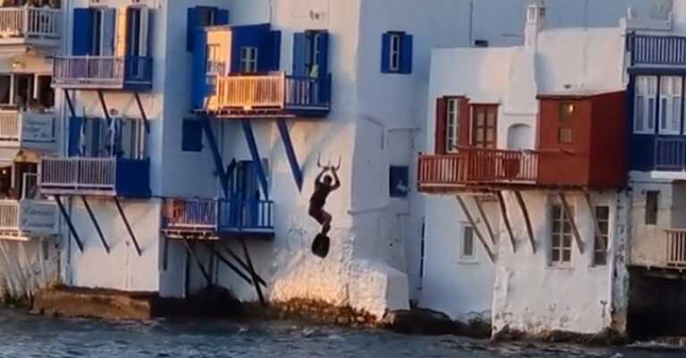 Έκαναν Kite Surf στη Μικρή Βενετία και μάγεψαν ντόπιους και τουρίστες - Δείτε το βίντεο από την Μύκονο