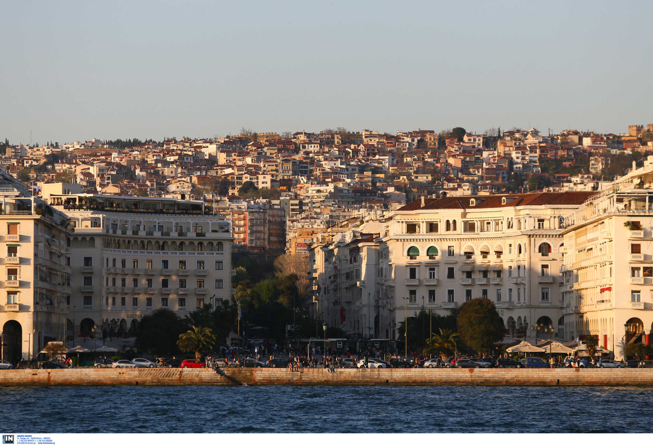 Θεσσαλονίκη: Λιποθύμησε στην πλατεία Αριστοτέλους και του έκλεψαν το πορτοφόλι