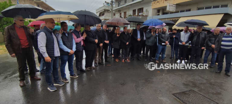 Υπό βροχή και με ομπρέλες οι δύο συγκεντρώσεις στα Χανιά για την Εργατική Πρωτομαγιά
