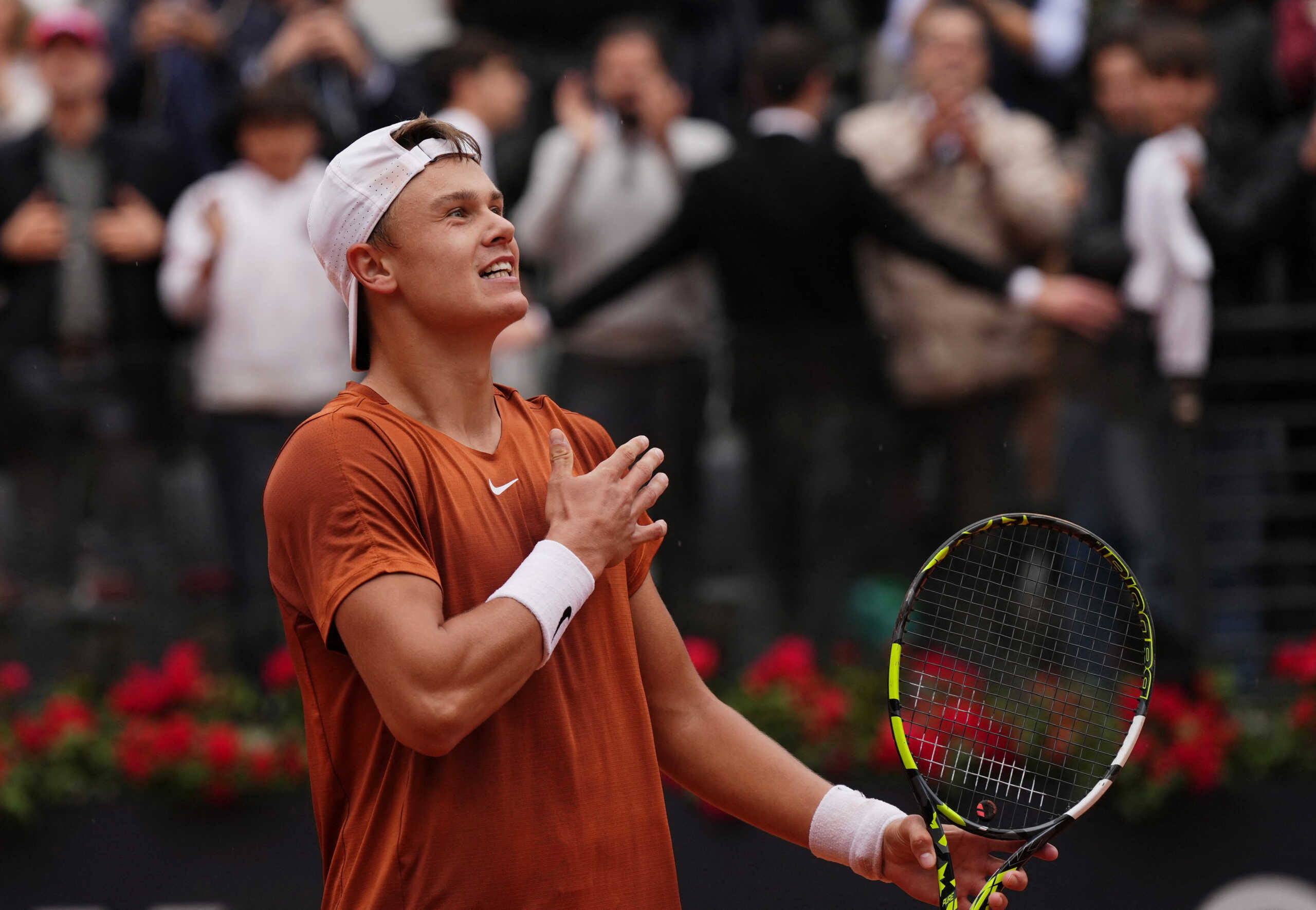 Tennis - Italian Open - Foro Italico, Rome, Italy - May 20, 2023 Denmark's Holger Rune celebrates winning his semi final match against Norway's Casper Ruud REUTERS