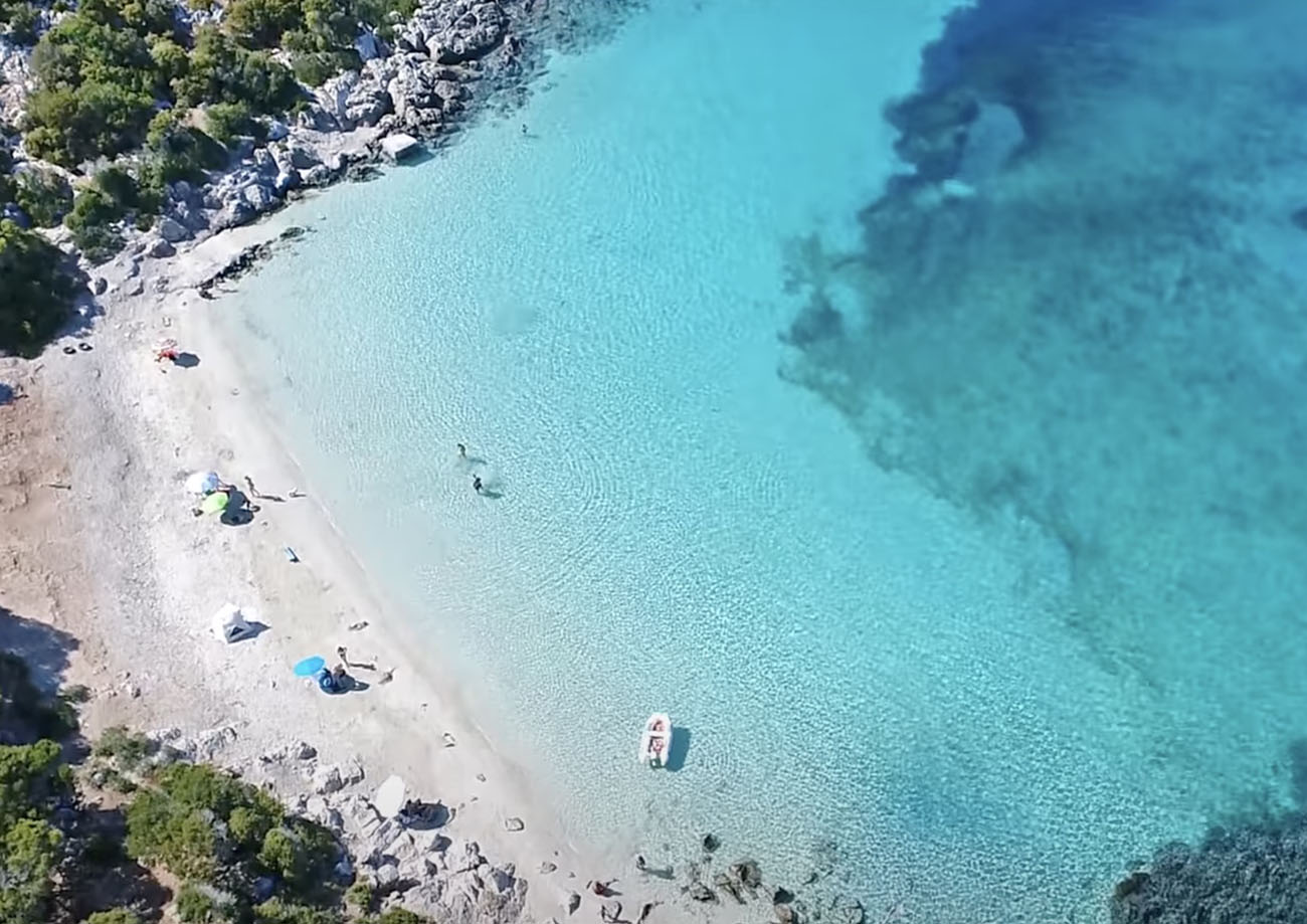 Σαπιέντζα: Το μαγευτικό νησάκι με την ονειρεμένη παραλία!