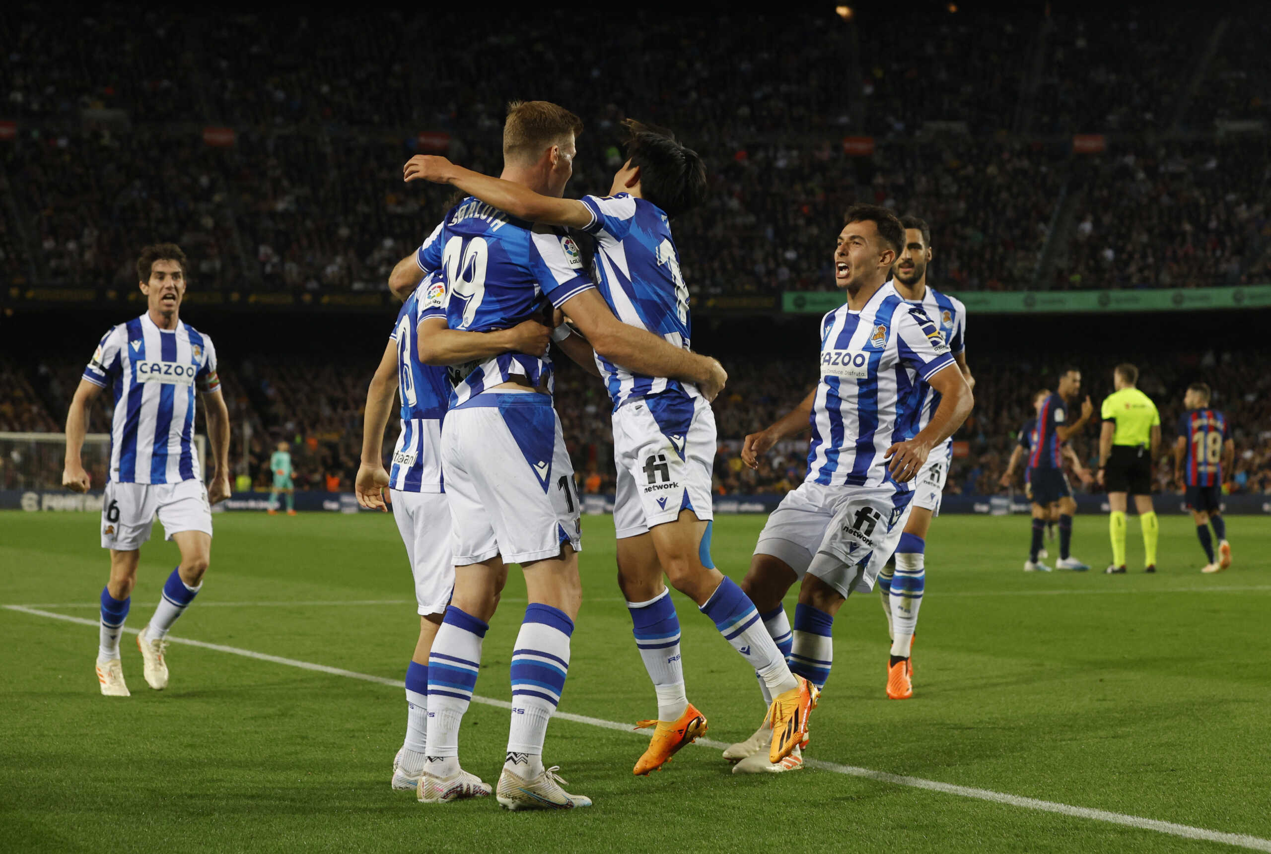 Soccer Football - LaLiga - FC Barcelona v Real Sociedad - Camp Nou, Barcelona, Spain - May 20, 2023 Real Sociedad's Alexander Sorloth celebrates scoring their second goal with Takefusa Kubo and teammates REUTERS
