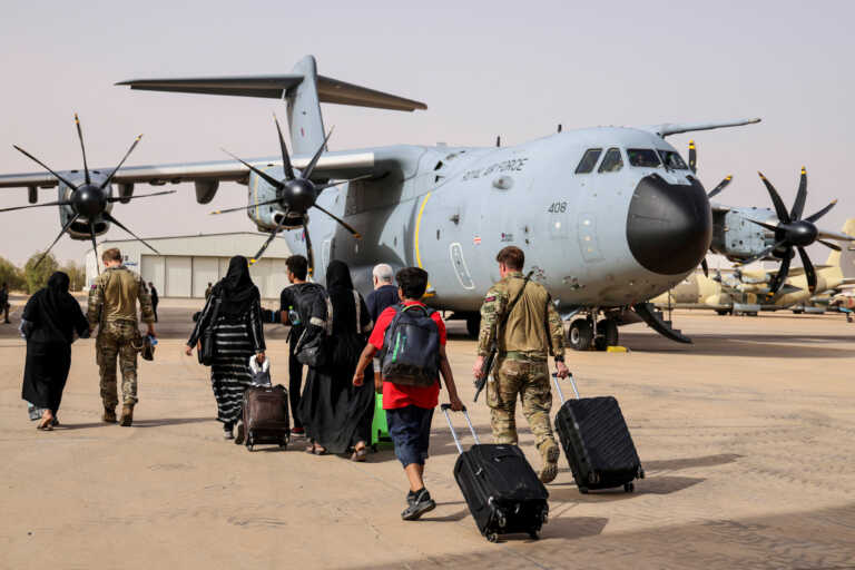 Θα ξεπεράσουν τις 800.000 οι  άνθρωποι που θα φύγουν από το Σουδάν λόγω του πολέμου