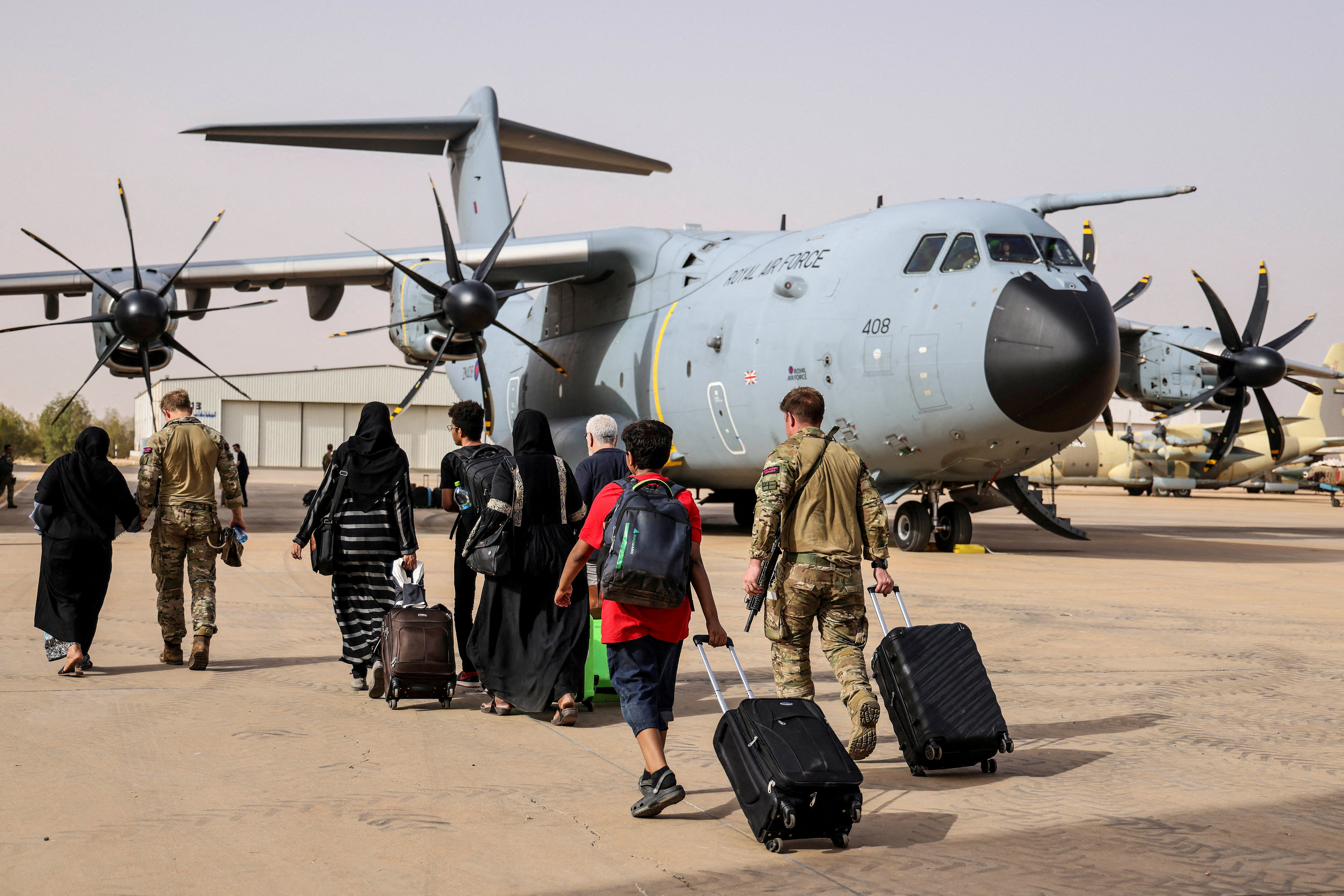 Σουδάν: Θα ξεπεράσουν τις 800.000 οι  άνθρωποι που θα φύγουν από τη χώρα λόγω του πολέμου