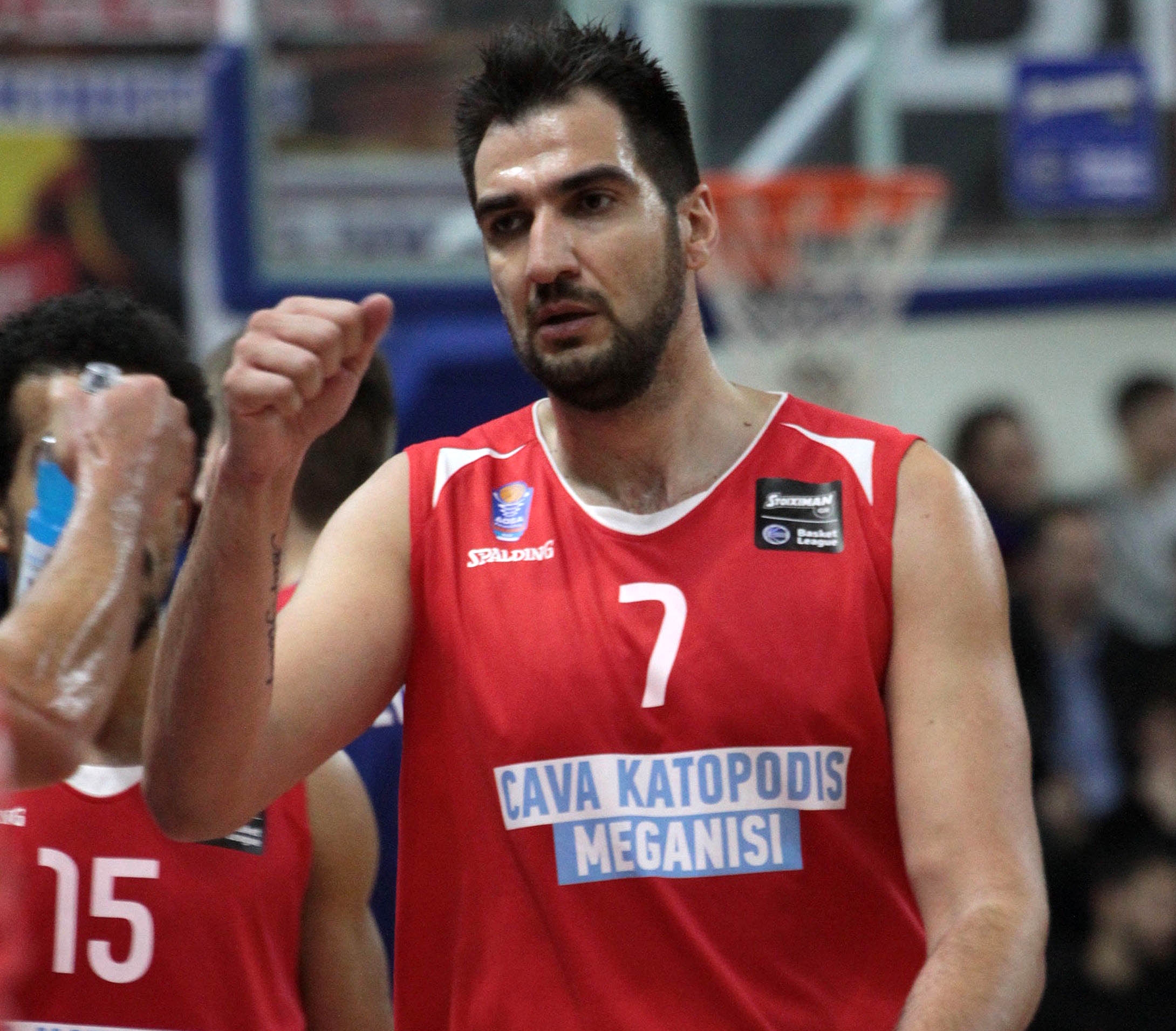 Χρήστος Ταπούτος: Καταδικάστηκε σε φυλάκιση ο ορθοπεδικός που κατηγόρησε για ιατρικό λάθος σε επέμβαση στο χέρι του