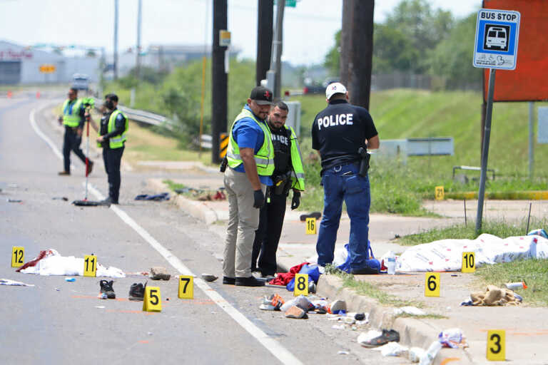 Νέο αιματοκύλισμα στο Τέξας: Αυτοκίνητο έπεσε σε πεζούς - Τουλάχιστον 7 νεκροί και πολλοί τραυματίες - ΠΡΟΣΟΧΗ! Σκληρές εικόνες