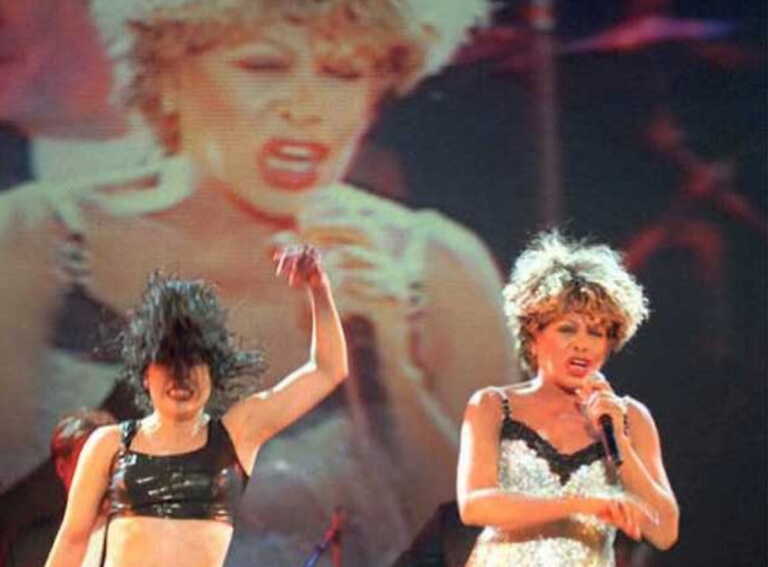 Όταν η Tina Turner επισκέφθηκε πρώτη φορά την Ελλάδα - Η συναυλία στο γήπεδο της Νέας Φιλαδέλφειας