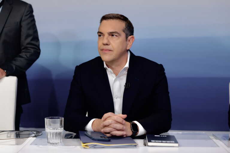 ΣΥΡΙΖΑ: Ο Αλέξης Τσίπρας «πέτυχε» άτυπο debate με τον Κυριάκο Μητσοτάκη - Το καυστικό σχόλιο για τις υποκλοπές