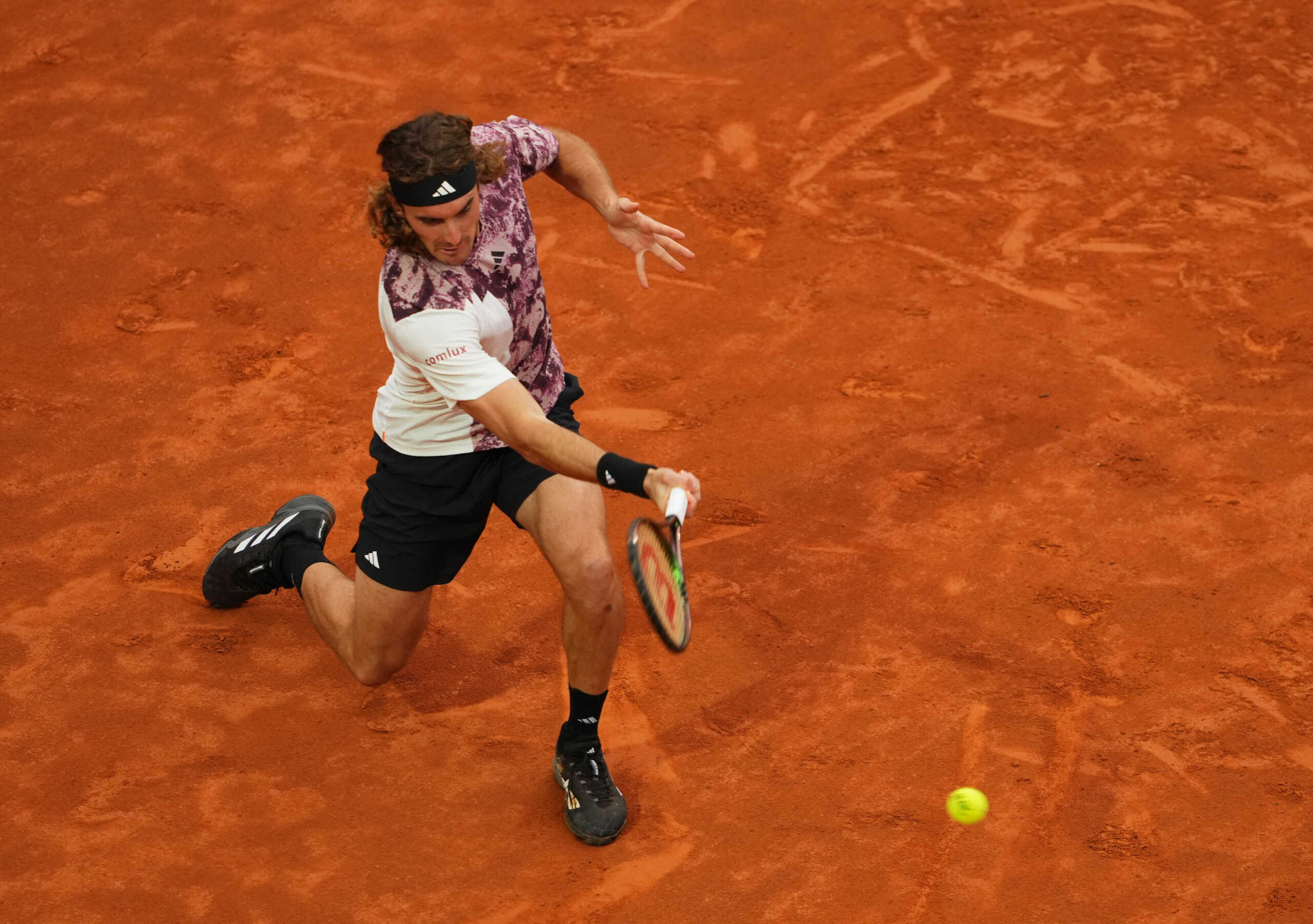 Tennis - Italian Open - Foro Italico, Rome, Italy - May 20, 2023 Greece's Stefanos Tsitsipas in action during his semi final match against Russia's Daniil Medvedev REUTERS