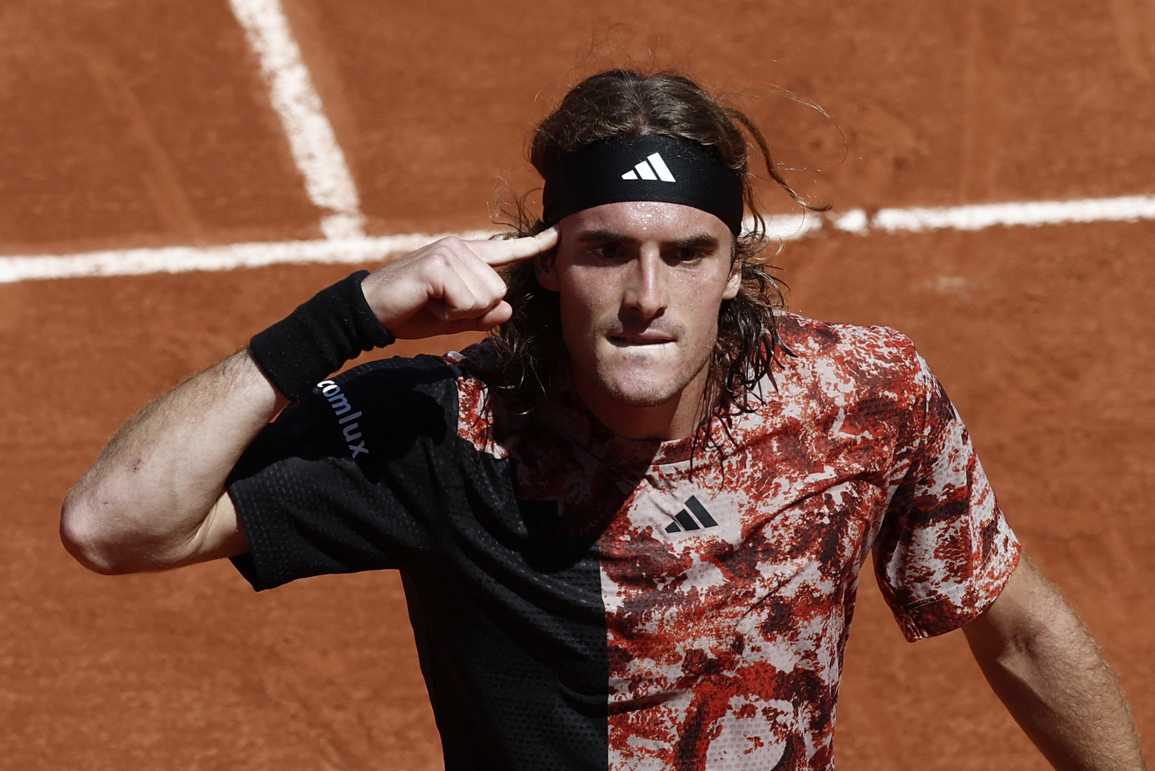 Tennis - French Open - Roland Garros, Paris, France - May 31, 2023  Greece's Stefanos Tsitsipas celebrates winning his second round match against Spain's Roberto Carballes Baena REUTERS
