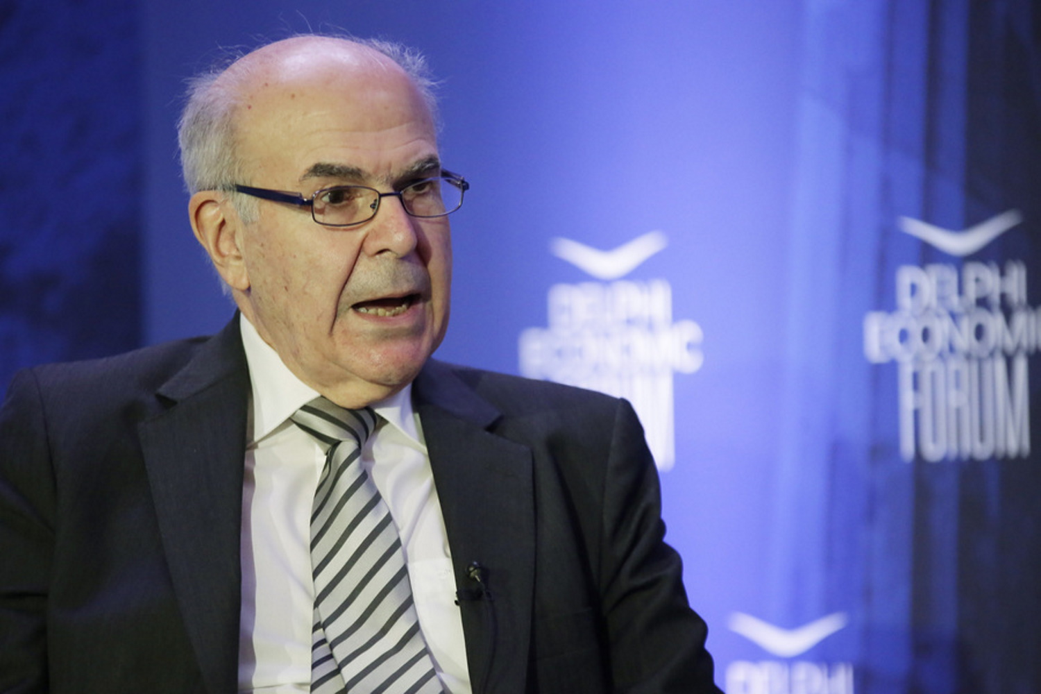 Ο  τ. Πρόεδρος του Δικαστηρίου της Ευρωπαϊκής Ένωσης, Βασίλειος Σκουρής, σε πάνελ, την 3η ημέρα, στο 7ο  Οικονομικό Φόρουμ των Δελφών, στο Ευρωπαϊκό κέντρο πολιτισμού των Δελφών, Παρασκευή 8 Απριλίου 2022. ΑΠΕ-ΜΠΕ