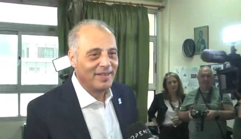 Ο Κυριάκος Βελόπουλος άσκησε το εκλογικό του δικαίωμα στο Κορδελιό - «Μπορεί να υπάρξει νοθεία»