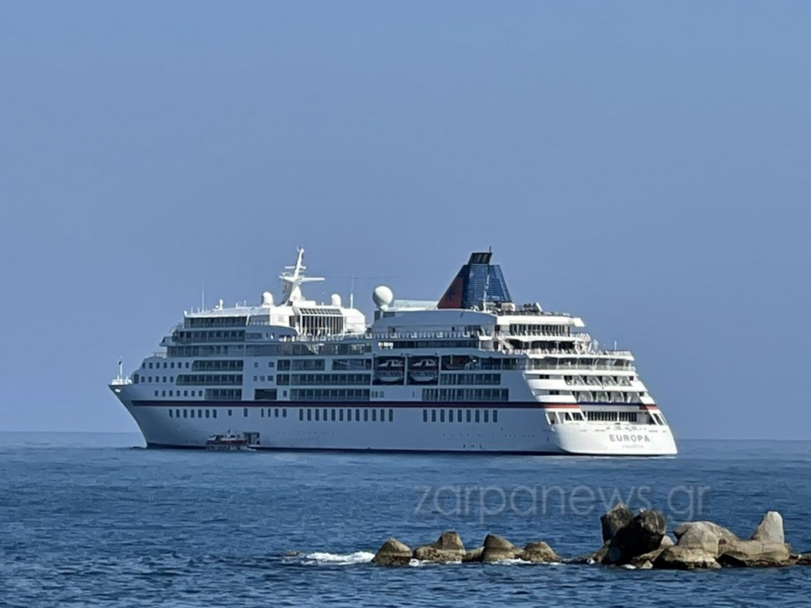 Χανιά: Συνεχίζεται η περιπέτεια για τους επιβάτες του κρουαζιερόπλοιου – Παραμένει στο λιμάνι μετά το ατύχημα