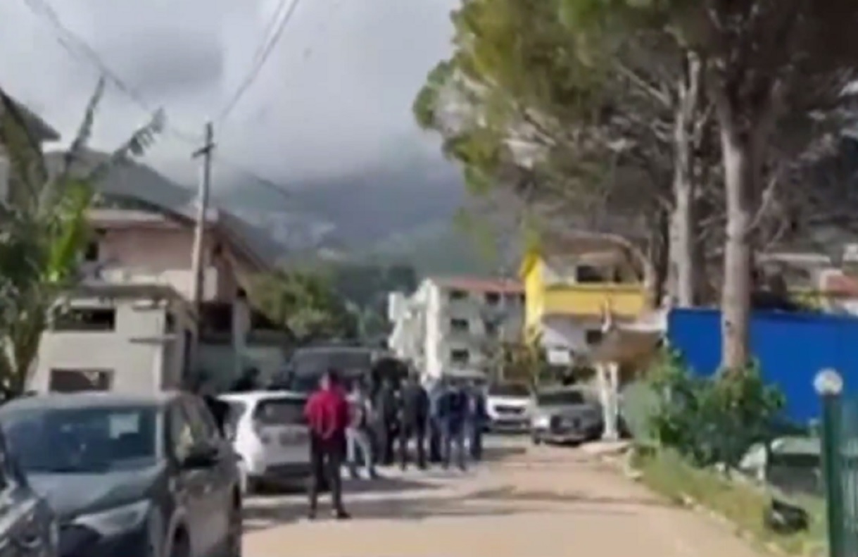 Αλβανία: Γκρεμίζουν σπίτι Έλληνα ομογενή στην Χειμάρρα