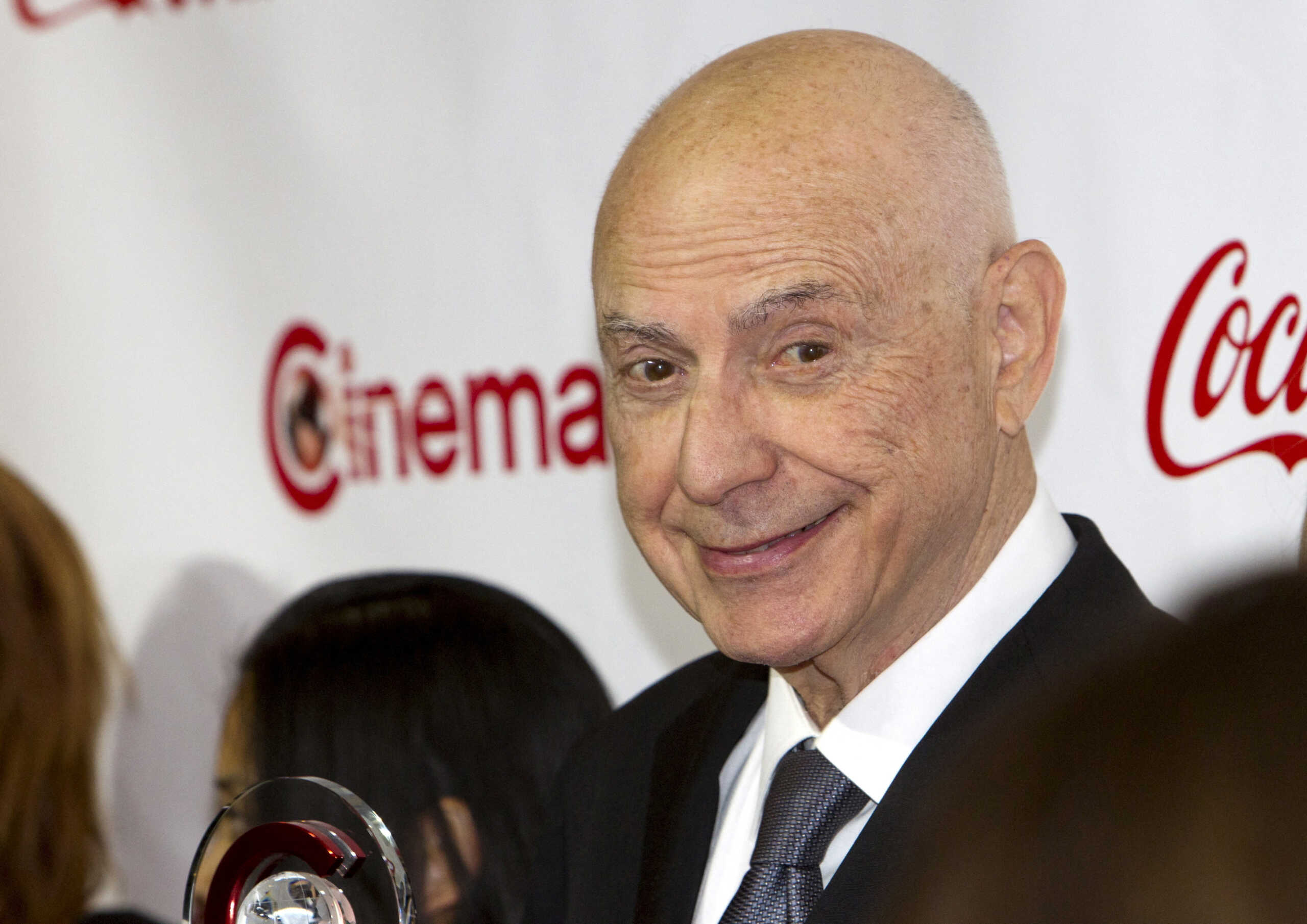 FILE PHOTO: Actor Alan Arkin poses during the CinemaCon Big Screen Achievement Awards at Caesars Palace in Las Vegas, Nevada April 23, 2015. Alan Arkin was honored with the CinemaCon Lifetime Achievement Award. CinemaCon is the official convention of the National Association of Theatre Owners. REUTERS
