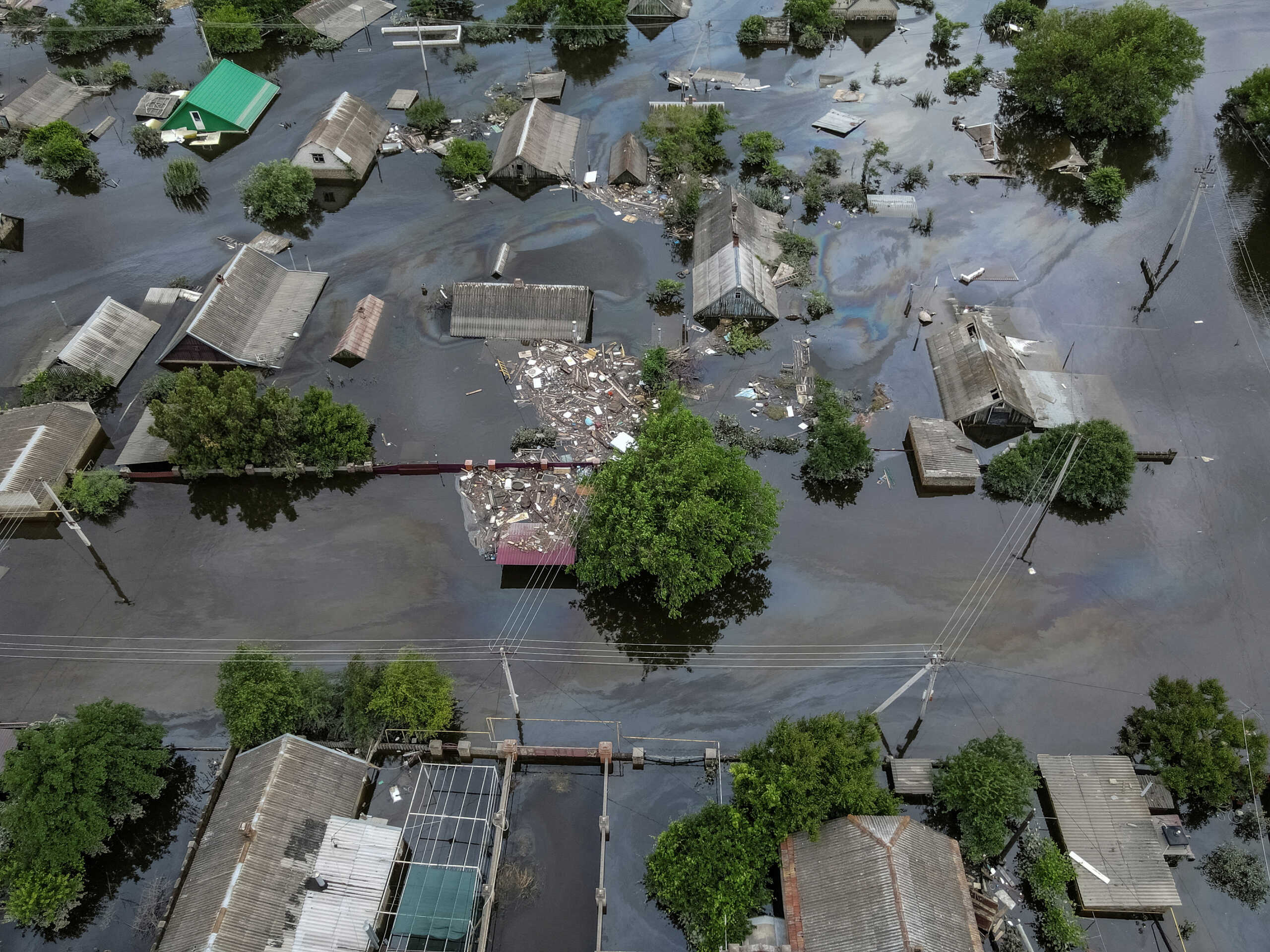 Ουκρανία: Στους 17 οι νεκροί από τις πλημμύρες σε πόλεις υπό ρωσικό έλεγχο