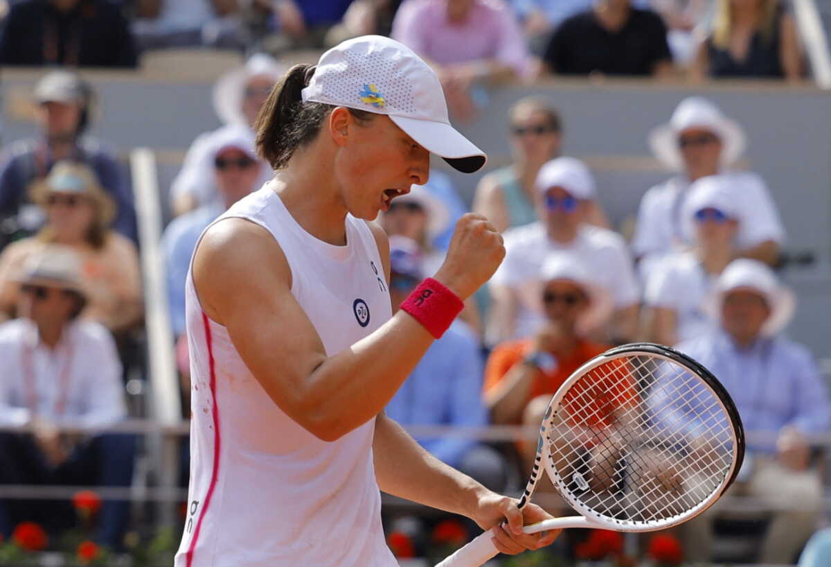 Ίγκα Σφιόντεκ – Καρολίνα Μούχοβα 2-1: Κατέκτησε για τρίτη φορά το Roland Garros και έβαλε τα κλάματα