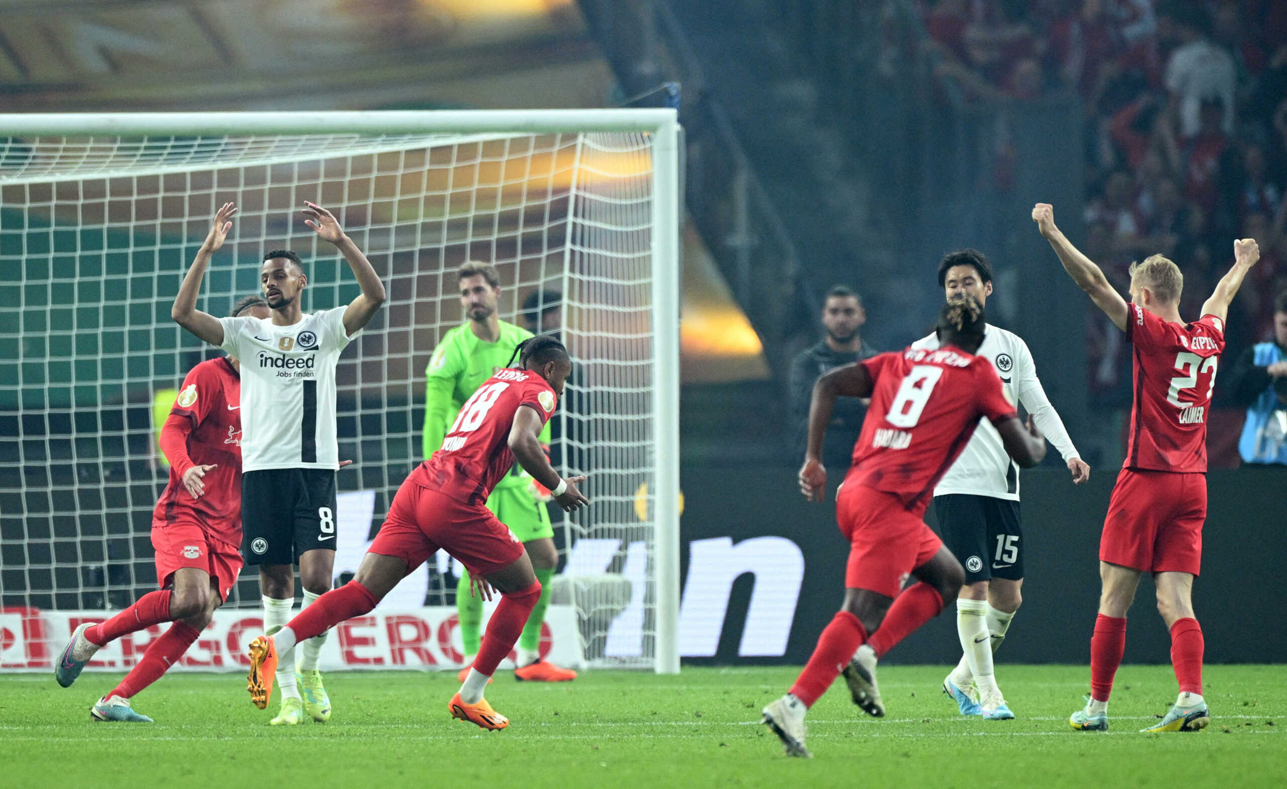 Λειψία – Άιντραχτ Φρανκφούρτης 2-0: Σήκωσε για δεύτερη σερί χρονιά το Κύπελλο Γερμανίας